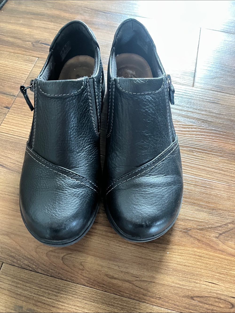 Women’s Clarks Shoes size 9